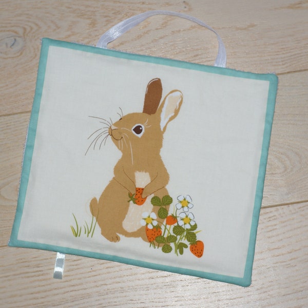 serviette élastiquée personnalisable, cantine, école, lapin