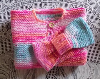 Ensemble gilet manches courtes et bandeau assortis pour enfant tricoté main , coloris multicolore , taille 6 à 8 ans.