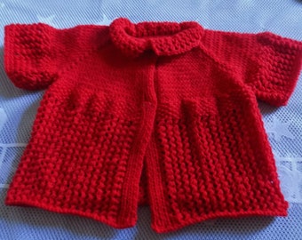 Weste, Pullover, kurze Ärmel für Babys, handgestrickt, durchbrochener Zierstich, rote Farbe, Größe 12/18 Monate.