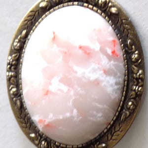 Broche Décorative En Métal Doré Nickel Avec Pierres Pâte De Verre Et Strass Turquoise - Bijou Fantaisie Neuf Avec étiquettes