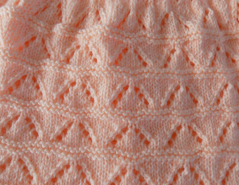 Hand-knitted baby dress, salmon color, size 3 to 6 months. image 4