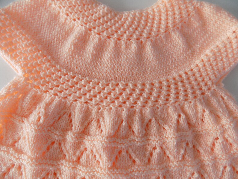 Hand-knitted baby dress, salmon color, size 3 to 6 months. image 3