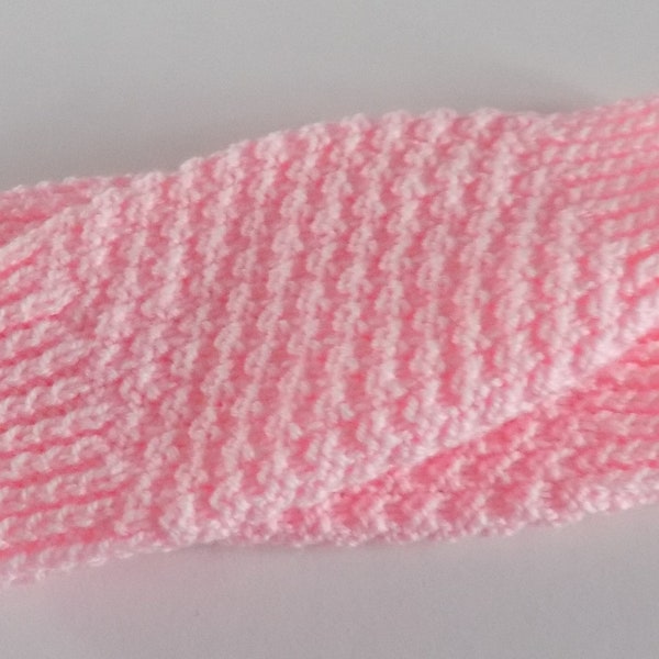 Paire de jambières guêtres pour enfants tricotée main , coloris rose , taille 3/4 ans.