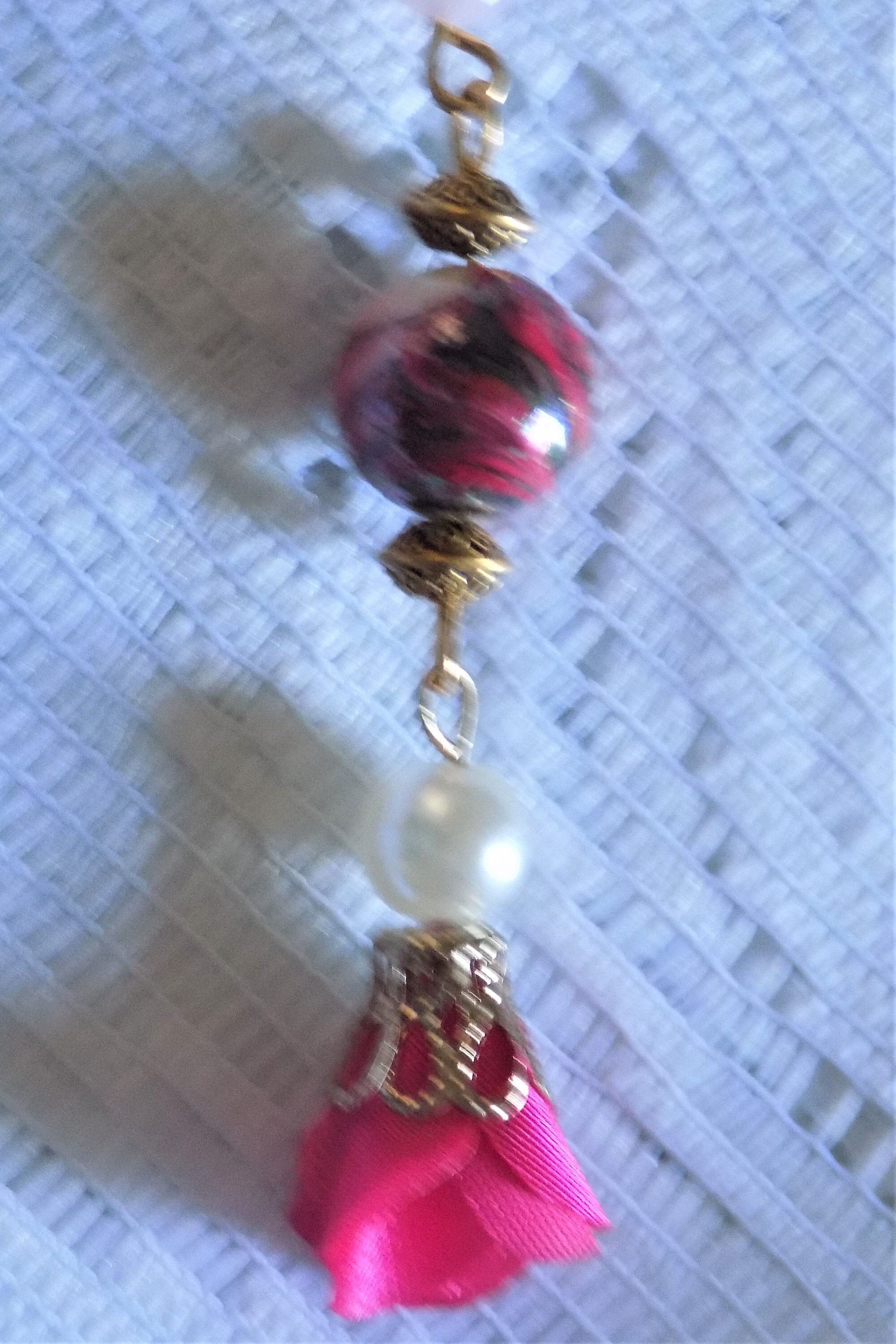 Biche de Bere, jolies boucles vintage pendantes avec cabochons de Biche de Bere, jolies boucles vintage pendantes avec cabochons de