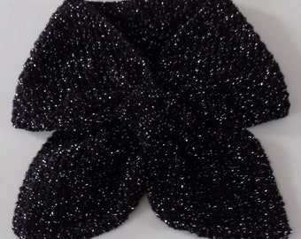 Leaf scarf with loop, hand-knitted neckband, shiny black color.