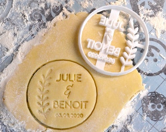 Custom Name and Flower Wedding cookie cutter - Wedding cookie cutter with name, Custom cookie cutter, Personalized cookie cutter.