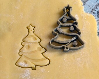 Cookie cutter Christmas tree with garland