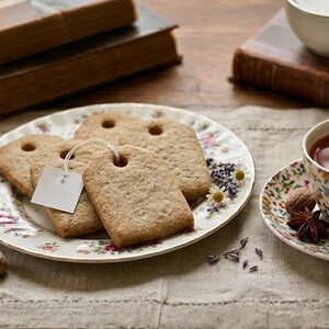 Koekjesvormpje met theezakjes. Vormpje voor theekoekjes. Vormpje voor theezakjeskoekjes.
