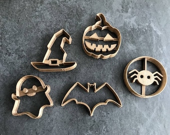 De Cookie Box Set van 5 Halloween koekjesvormpjes. Set van 5 Halloween koekjesvormpjes Pompoen, Vleermuis, Spook, Spin