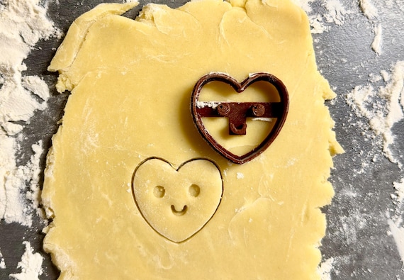 Emporte-pièce Coeur Kawaii. Emporte-pièce Coeur Kawaii taille S. Moule pour biscuits Coeur Kawaii Saint Valentin. Kawaii Heart cookie cutter