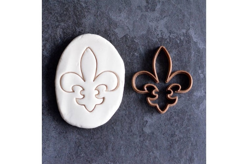 Emporte-pièce Fleur de Lys. Emporte-pièce Fleur. Emporte-pièce pour Pâtisserie créative et cake design image 1