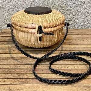 NANTUCKET Basket Mini Purse with Clasp in Ebony and Maple - 6” diam