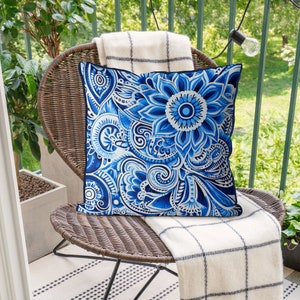 Funda de almohada azul y blanca, fundas de cojines costeros modernos, almohadas florales azules, almohadas contemporáneas Boho Beach House - BALABAC