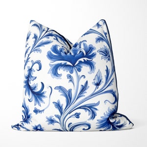Capa de almofada azul e branca, capas de almofada estilo Jacobean Floral Hamptons, capa de almofada floral azul, travesseiro com detalhes em azul, OLUTANGA