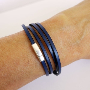 Women's leather bracelet, handmade leather bracelet, women's leather jewelry, artisanal bracelet, navy blue leather bracelet, women's artisanal bracelet
