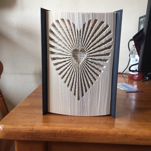 Heart cut & fold bookfolding pattern