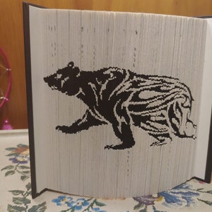 Patrón de plegado de libros Bear Cut & Fold