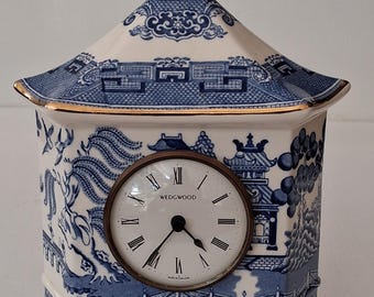 Rare Remarkable "Wedgwood Fine Earthenware Willow Pattern Clock" Danbury Mint 1996