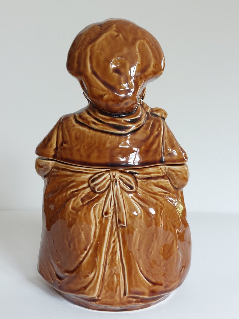 Vintage Sadler LARGE Ceramic Baker Character-Novelty Lidded Flour Storage Dish! image 2