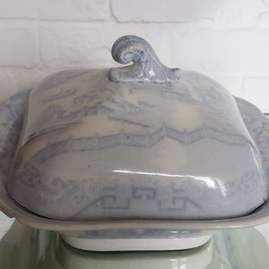 Massive Large Antique Pale &quot;Willow&quot; Pattern Square Lidded Vegetable Dish- Tureen c1800s