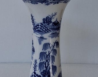 Rare Mason's Ironstone "Willow Pattern" 8.2 Tall Trumpet Vase c1920