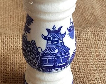 Lovely Old "Willow Pattern" Ceramic Pepper Shaker!