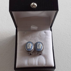 Beautiful Vintage Wedgwood Jasperware & Sterling Silver 925 Clip on Earrings