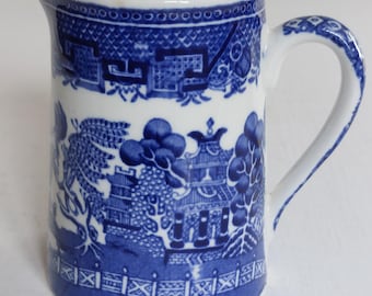 Rara y antigua jarra de leche pequeña Wedgwood & Co. con diseño "Willow" (c. 1920)