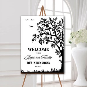 Cartel de bienvenida a la reunión familiar 2023 Elegante Tablero de espuma impreso o póster o descarga imprimible Decoraciones de reunión personalizadas Blanco y negro