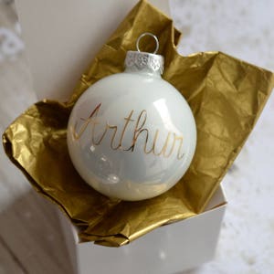 Pallina di Natale personalizzata con nome in oro o argento. Decorazioni natalizie personalizzate. Albero di Natale personalizzabile.