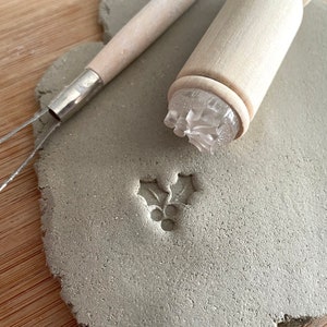 Tampon pour poterie Houx de noël. Tampon acrylique Houx de noël. Timbre pour céramique, Tampon Noël. Christmas pottery Stamp.