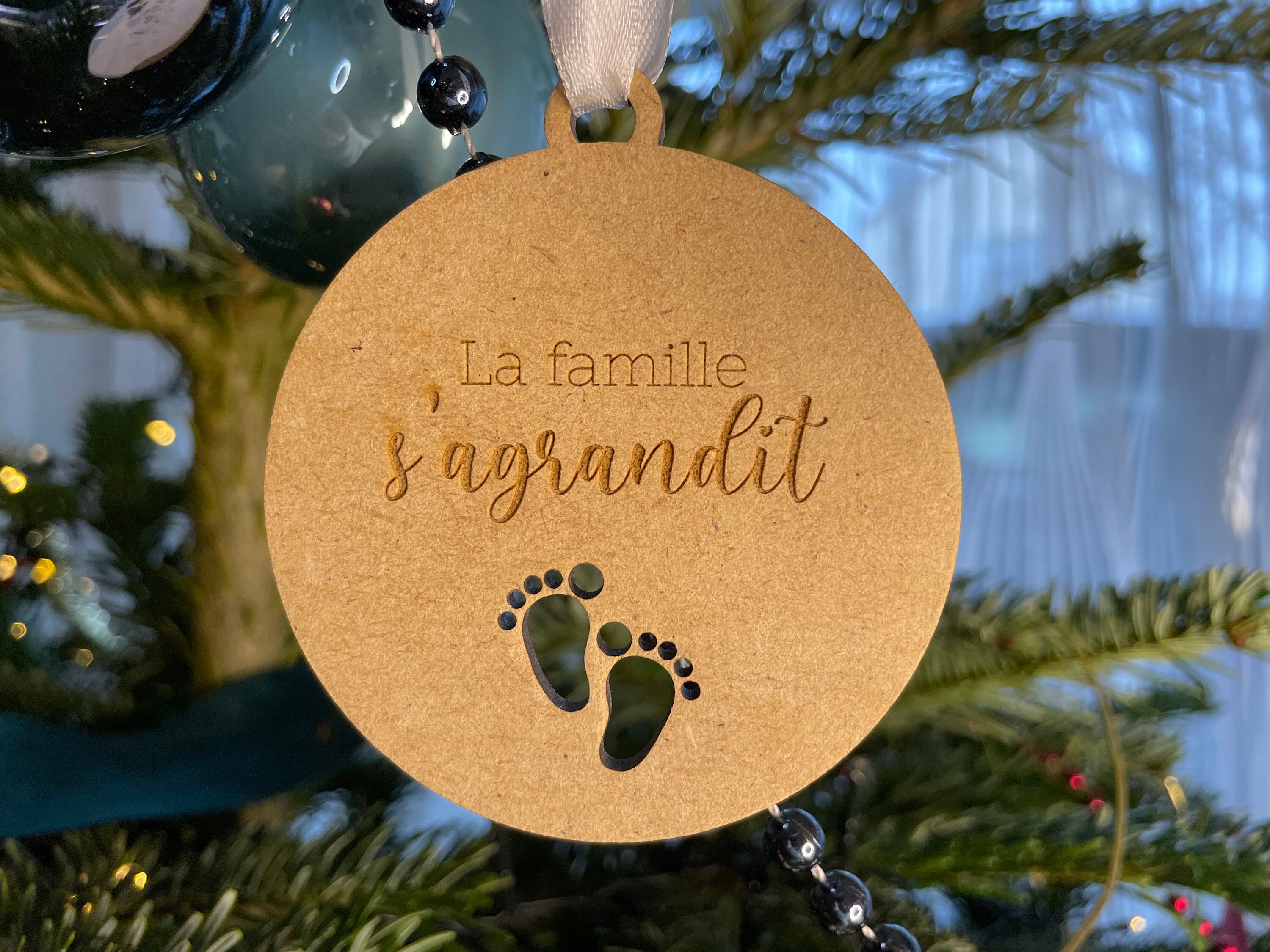 Décoration de Noël La Famille S'agrandit - Décoration Petits Pieds. en Bois Annonce Naissance. Pour 