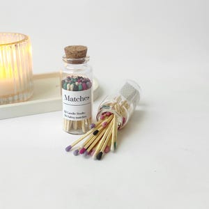 Fósforos coloridos em garrafa de vidro, 50 fósforos para velas, Decoração minimalista para casa, Presente fofo para inauguração de casa