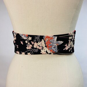 Ceinture Obi réversible et réglable en coton imprimé japonais motif Koï /Carpe et cerisier fond noir et uni rouge ou noir taille haute image 3