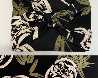 Furoshiki de algodón estampado japonés con estampado Daruma/bambú sobre fondo negro, varias tallas