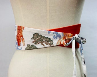 Reversibler, verstellbarer Baumwollgürtel mit japanischem Koi-/Karpfen-Print, ecrufarbenem und einfarbig orangefarbenem Hintergrund für Frauen mit hoher Taille.