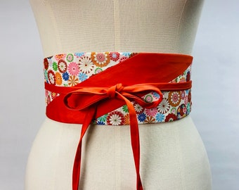 Wende- und verstellbarer Gürtel aus bedruckter japanischer Baumwolle mit kleinem Blumenmuster, ecrufarbenem und einfarbig orangefarbenem Hintergrund, hoher Taille