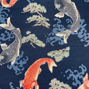 Furoshiki en coton imprimé japonais motif carpe/KoÏ de deux couleurs fond bleu marine plusieurs tailles image 2