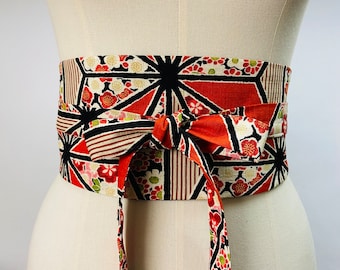 Ceinture Obi réversible et réglable en coton imprimé japonais motif Umé /prunier  fond rouge et coton uni noir  taille haute