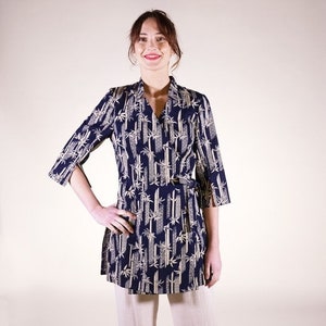 Double-breasted cotton tunic with Japanese print, bamboo pattern, navy blue background image 1