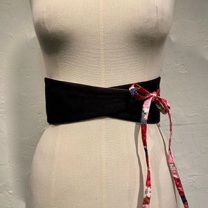 Ceinture réversible coton imprimé japonais en rouge/rose et uni coton noir pour femme taille haute image 3