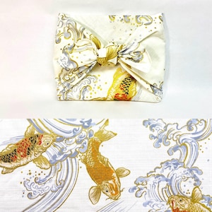 Furoshiki in cotone stampato giapponese modello Koi/carpe fondo bianco oro in diverse misure