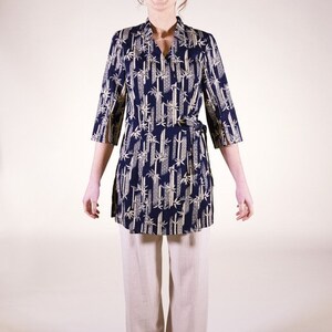 Double-breasted cotton tunic with Japanese print, bamboo pattern, navy blue background image 3