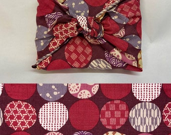 Furoshiki en coton imprimé japonais fond bordeaux en plusieurs tailles