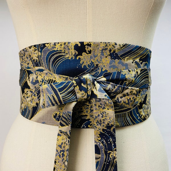 Ceinture Obi réversible et réglable en coton imprimé japonais motif vague fond bleu marine et uni bleu marine taille haute