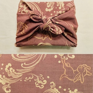 Furoshiki coton imprimé japonais mauve motif lapin en plusieurs  tailles