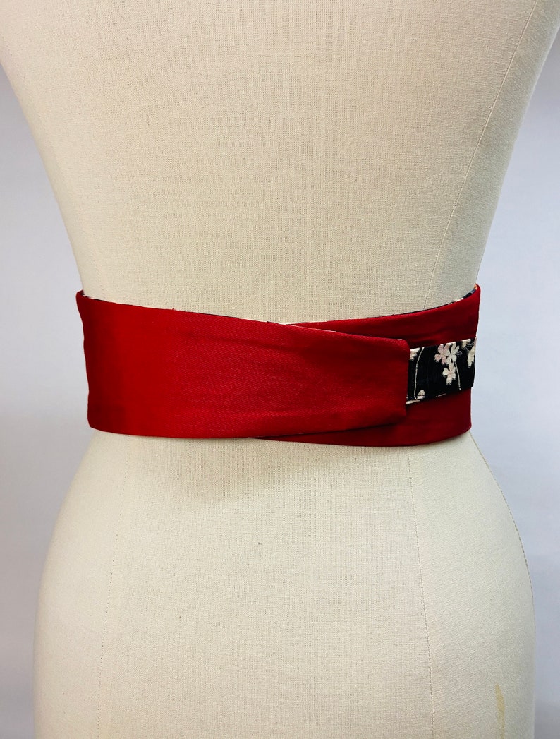 Ceinture Obi réversible et réglable en coton imprimé japonais motif Koï /Carpe et cerisier fond noir et uni rouge ou noir taille haute image 5