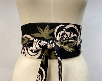Reversible and adjustable Obi belt in Japanese printed cotton with daruma bamboo motif on a black background, high waist