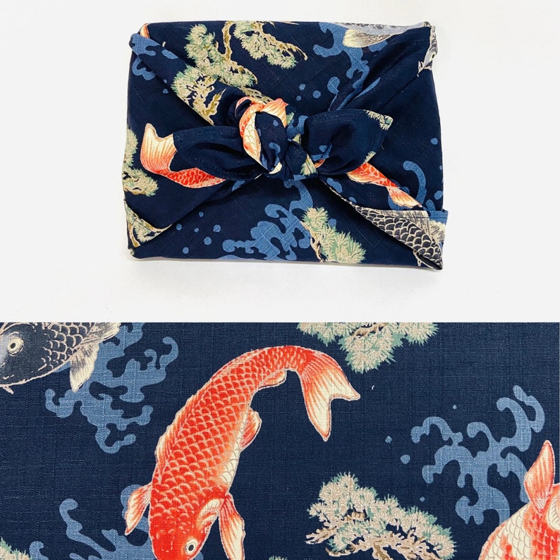 Furoshiki mit japanischem Karpfen/KoÏ-Muster aus bedruckter Baumwolle in zwei Farben, marineblauer Hintergrund, verschiedene Größen Bild 1