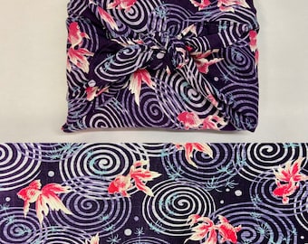 Furoshiki en coton imprimé japonais motif poisson rouge fond violet plusieurs tailles